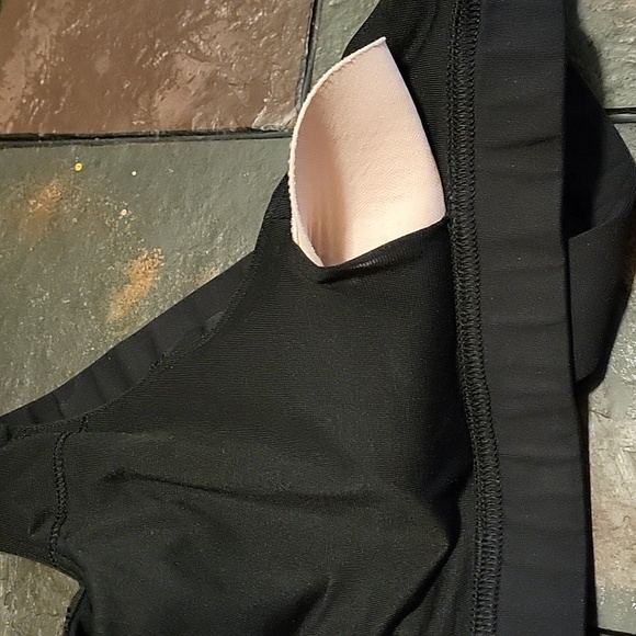 Lululemon All Sport Bra III,with pads, "STRONG" decal, Sz 6, Black, EUC - Picture 7 of 8